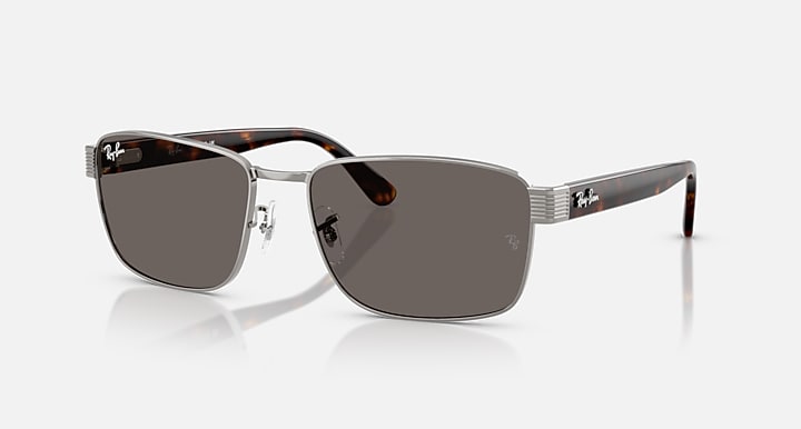 Ray-Ban 3750 sunglasses feature a rectangular gunmetal frame with dark lenses and tortoiseshell-patterned arms, reflecting iconic Ray-Ban style, displayed on a white background.