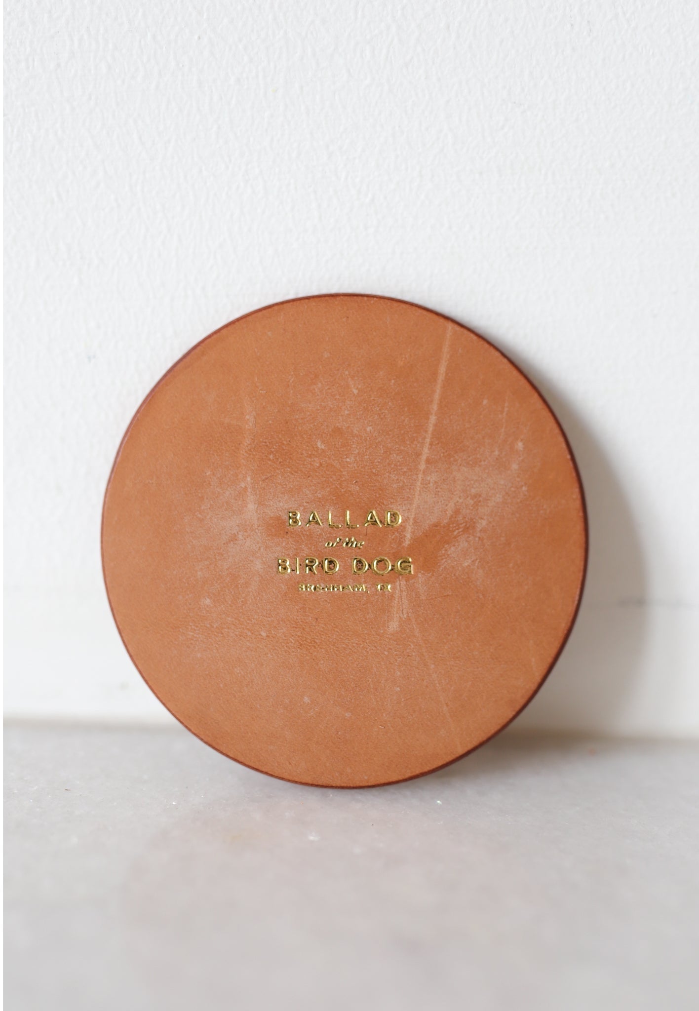Leather Coaster | Round Ballad Of The Bird Dog - Gold