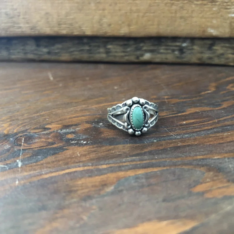 Small Oval Turquoise W/ Stamped Band Ring | Vintage - Green